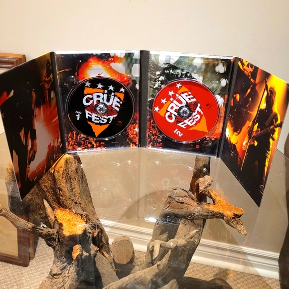 Motley Crue Live "Crue Fest 1" 2008/2009 - Picture 2 of 8